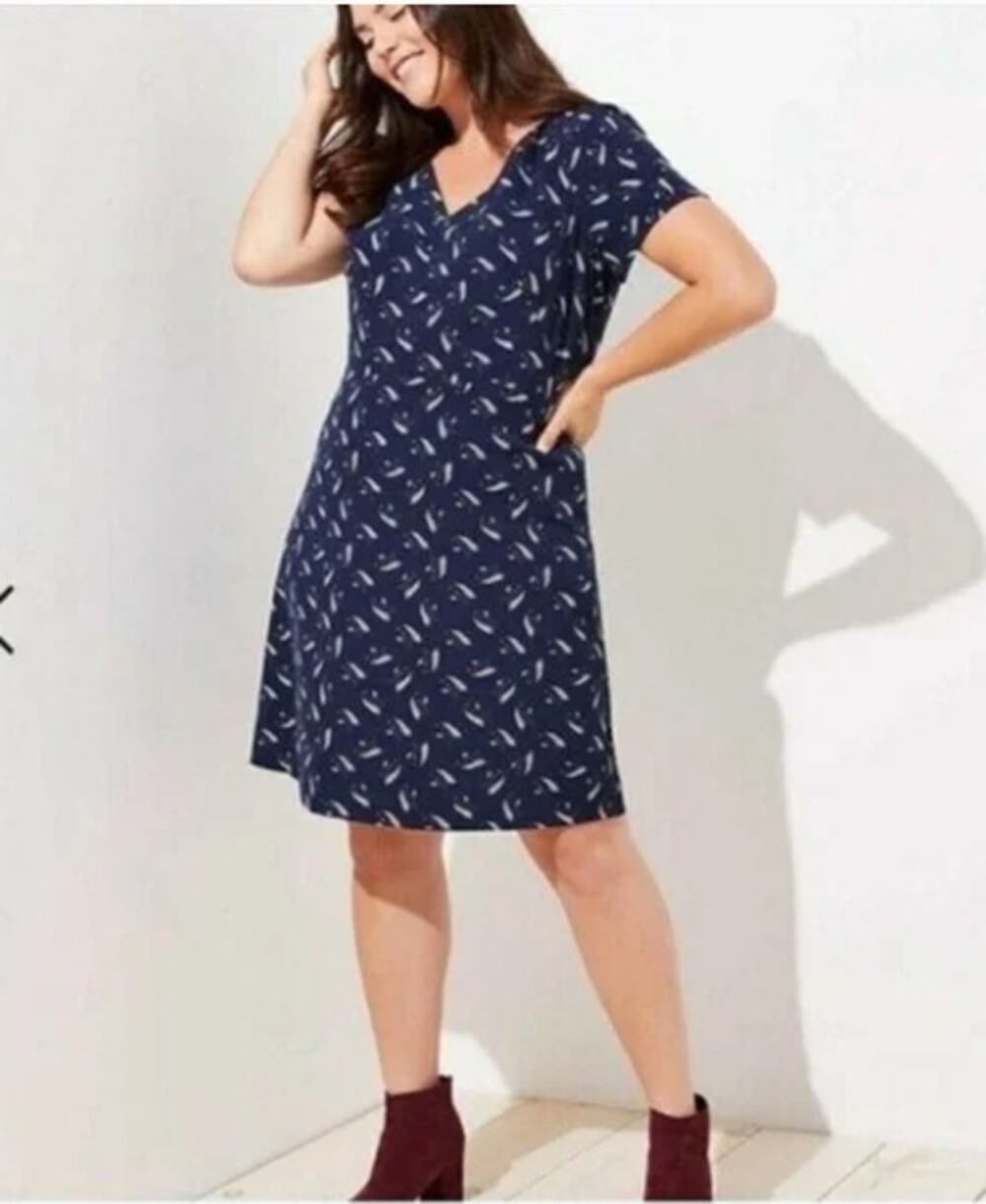 LOFT V Neck Short sleeve Navy Feather Print Dress // 4